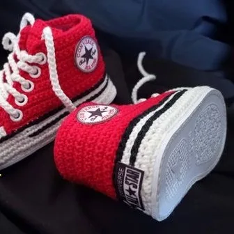 Χειροποίητα πλεκτά παπουτσάκια αγκαλιάς!