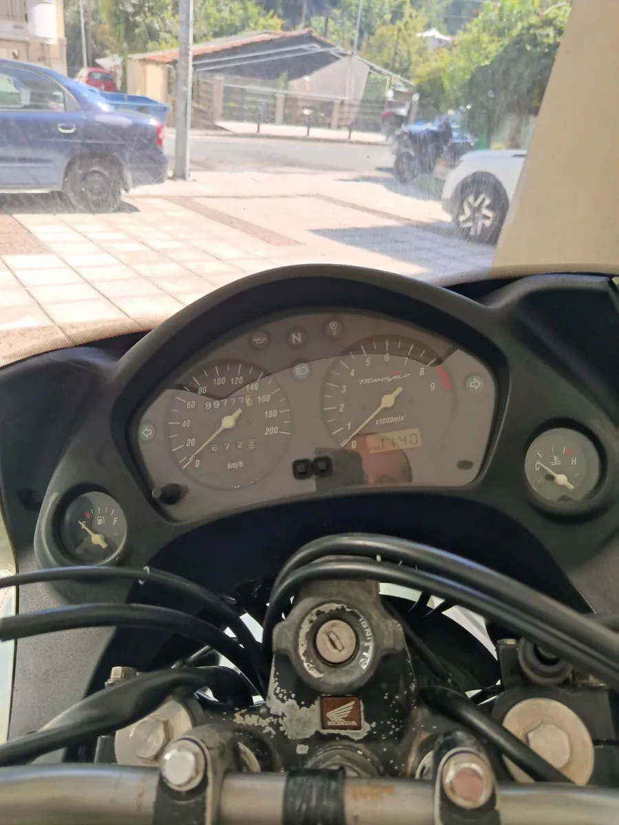 Honda Transalp 650 σε αρκετά καλή κατάσταση