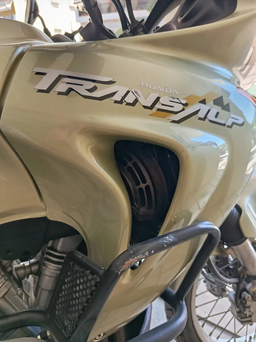 Honda Transalp 650 σε αρκετά καλή κατάσταση