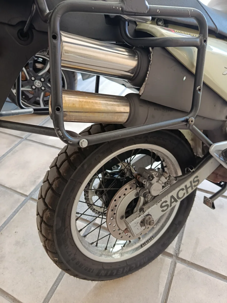 Honda Transalp 650 σε αρκετά καλή κατάσταση